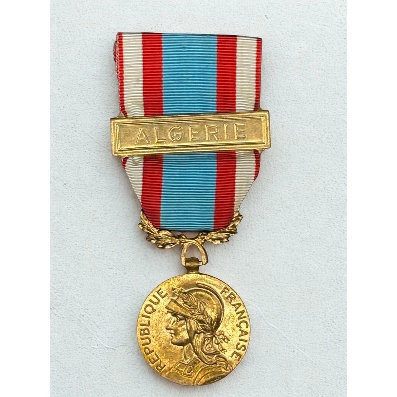 Médaille commémorative des opérations de sécurité et de maintien de l’ordre Médaille commémorative des opérations de sécurité et de maintien de l’ordre